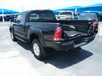toyota tacoma prerunner 2006 black gasoline 4 cylinders rear wheel drive 5 speed manual 76234