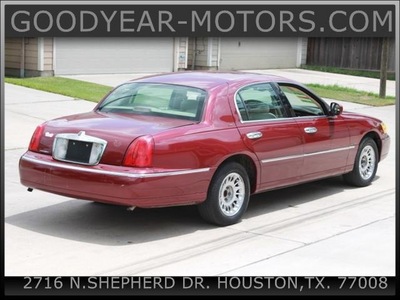 lincoln town car 1999 red sedan cartier gasoline 8 cylinders rear wheel drive automatic 77008