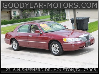 lincoln town car 1999 red sedan cartier gasoline 8 cylinders rear wheel drive automatic 77008