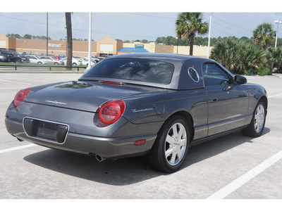 ford thunderbird 2003 gray deluxe gasoline 8 cylinders dohc rear wheel drive automatic 77373