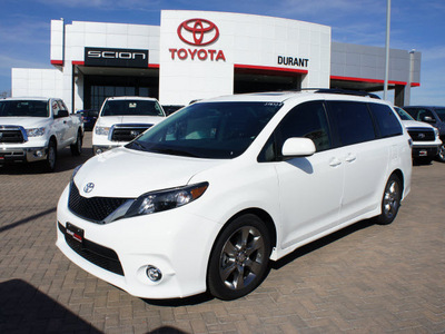 toyota sienna 2012 white van se 8 passenger gasoline 6 cylinders front wheel drive automatic 76087