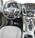 ford focus 2012 lt  blue hatchback sel flex fuel 4 cylinders front wheel drive automatic 32783