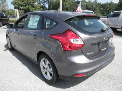 ford focus 2012 gray hatchback se flex fuel 4 cylinders front wheel drive automatic 32783