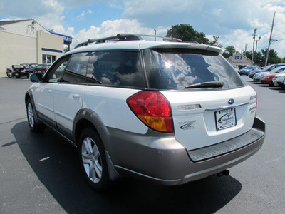 subaru outback 2005 white wagon 3 0 r vdc limited gasoline 6 cylinders all whee drive automatic 45324