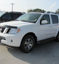 nissan pathfinder 2012 white suv gasoline 6 cylinders 2 wheel drive automatic 33884