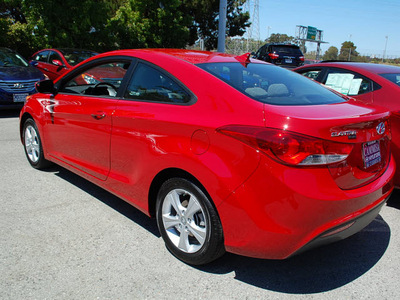 hyundai elantra coupe 2013 red sedan gs gasoline 4 cylinders front wheel drive automatic 94010
