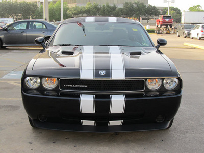dodge challenger 2010 black coupe se gasoline 6 cylinders rear wheel drive shiftable automatic 77074