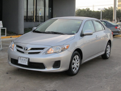 toyota corolla 2011 silver sedan le gasoline 4 cylinders front wheel drive automatic with overdrive 77074