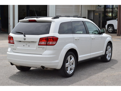 dodge journey 2010 white suv sxt gasoline 6 cylinders front wheel drive automatic 76401