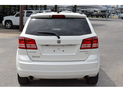 dodge journey 2010 white suv sxt gasoline 6 cylinders front wheel drive automatic 76401