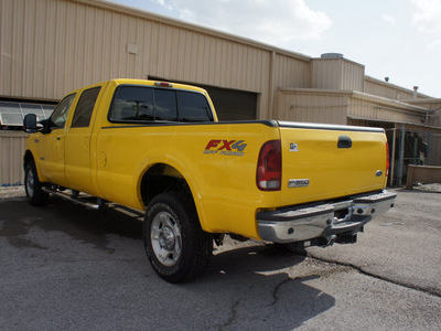 ford f 350 super duty 2005 yellow xlt diesel 8 cylinders 4 wheel drive automatic 75062