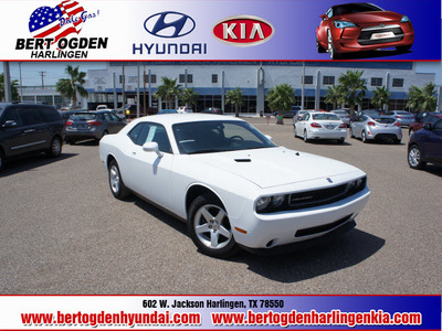 dodge challenger 2010 white coupe se gasoline 6 cylinders rear wheel drive automatic 78550