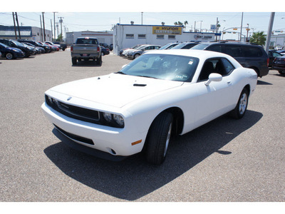 dodge challenger 2010 white coupe se gasoline 6 cylinders rear wheel drive automatic 78550