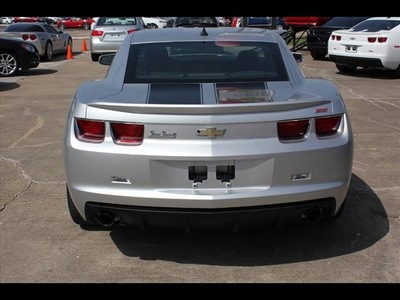 chevrolet camaro 2011 silver coupe ss gasoline 8 cylinders rear wheel drive automatic 77532