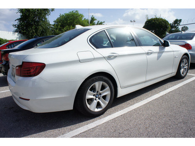 bmw 5 series 2012 white sedan 528i gasoline 4 cylinders rear wheel drive automatic 78729