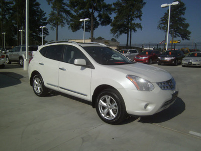 nissan rogue 2011 white sv gasoline 4 cylinders all whee drive automatic 75503