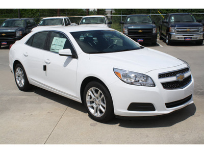 chevrolet malibu 2013 white sedan eco gasoline 4 cylinders front wheel drive automatic 77090