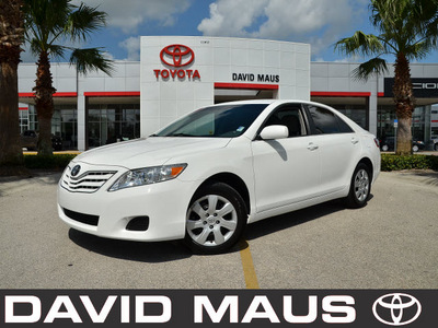 toyota camry 2011 white sedan gasoline 4 cylinders front wheel drive automatic 32771