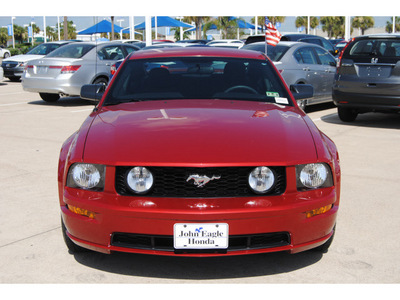 ford mustang 2009 dk  red coupe gt deluxe gasoline 8 cylinders rear wheel drive 5 speed manual 77065