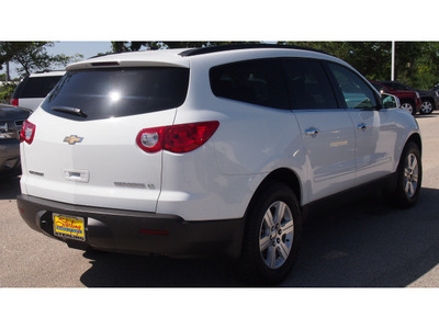 chevrolet traverse 2010 white suv lt gasoline 6 cylinders front wheel drive automatic with overdrive 77802