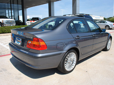 bmw 3 series 2002 gray sedan 325xi gasoline 6 cylinders all whee drive not specified 75067