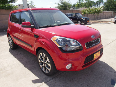 kia soul 2013 red hatchback soul! gasoline 4 cylinders front wheel drive automatic 77375