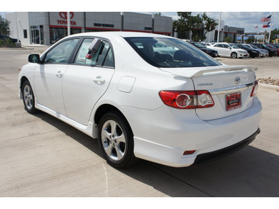 toyota corolla 2011 white sedan s gasoline 4 cylinders front wheel drive automatic 78232