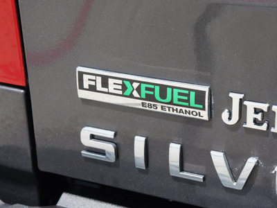 chevrolet silverado 1500 2010 gray pickup truck lt flex fuel 8 cylinders 2 wheel drive automatic 76087