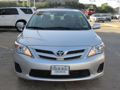 toyota corolla 2011 silver sedan le gasoline 4 cylinders front wheel drive automatic with overdrive 77074