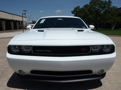 dodge challenger 2012 white coupe r t gasoline 8 cylinders rear wheel drive automatic 76011