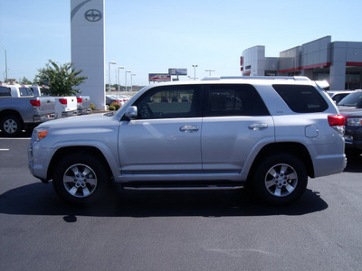toyota 4runner 2012 silver suv sr5 gasoline 6 cylinders 2 wheel drive automatic 75604