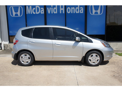 honda fit 2012 dk  gray hatchback gasoline 4 cylinders front wheel drive automatic 77034