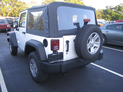 jeep wrangler 2012 white suv sport gasoline 6 cylinders 4 wheel drive manual 33157