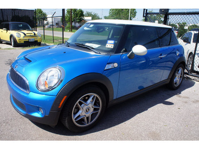 mini cooper 2007 blue hatchback s gasoline 4 cylinders front wheel drive 6 speed manual 78729