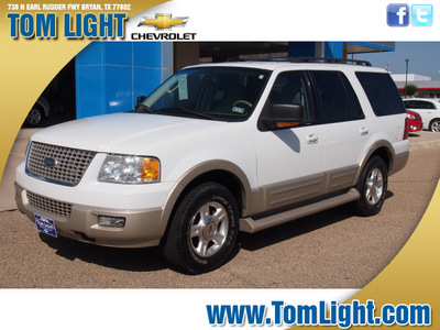 ford expedition 2005 white suv eddie bauer gasoline 8 cylinders rear wheel drive automatic with overdrive 77802