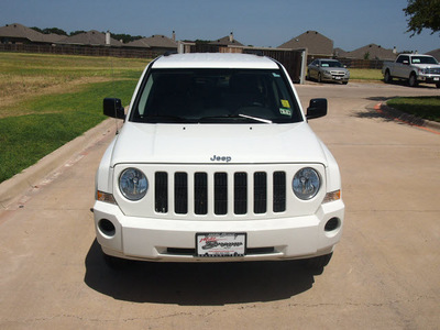 jeep patriot 2010 white suv sport gasoline 4 cylinders front wheel drive automatic 76049