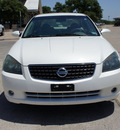 nissan altima 2006 white sedan 2 5 s gasoline 4 cylinders front wheel drive automatic 76087