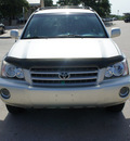 toyota highlander 2003 silver suv gasoline 6 cylinders front wheel drive automatic with overdrive 76087