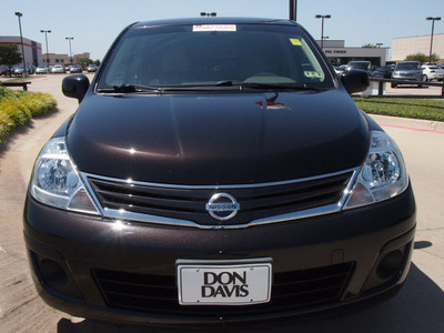 nissan versa 2011 dk  brown hatchback gasoline 4 cylinders front wheel drive automatic with overdrive 76018