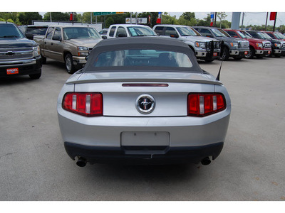 ford mustang 2012 silver v6 gasoline 6 cylinders rear wheel drive automatic with overdrive 77706