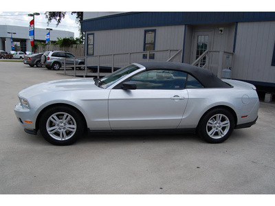 ford mustang 2012 silver v6 gasoline 6 cylinders rear wheel drive automatic with overdrive 77706