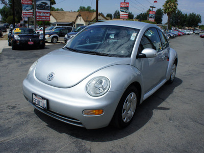 volkswagen new beetle 2004 silver hatchback gl gasoline 4 cylinders front wheel drive automatic 92882