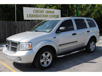 dodge durango 2008 silver suv slt gasoline 8 cylinders rear wheel drive automatic with overdrive 77070