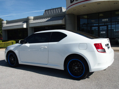 scion tc 2011 white hatchback gasoline 4 cylinders front wheel drive 6 speed manual 76011