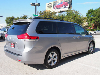 toyota sienna 2012 silver van le 8 passenger gasoline 6 cylinders front wheel drive automatic 76011