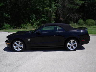ford mustang 2009 black gt premium gasoline 8 cylinders rear wheel drive automatic 75657