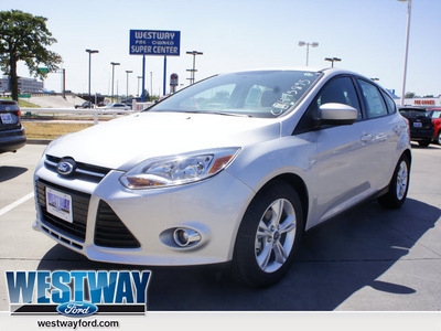 ford focus 2012 silver hatchback se flex fuel 4 cylinders front wheel drive automatic 75062