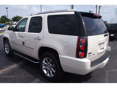 gmc yukon 2012 white suv denali flex fuel 8 cylinders all whee drive automatic 77074