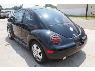 volkswagen new beetle 2005 black hatchback gl gasoline 4 cylinders front wheel drive automatic 28217