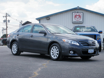 toyota camry 2011 gray sedan xle gasoline 4 cylinders front wheel drive shiftable automatic 61832